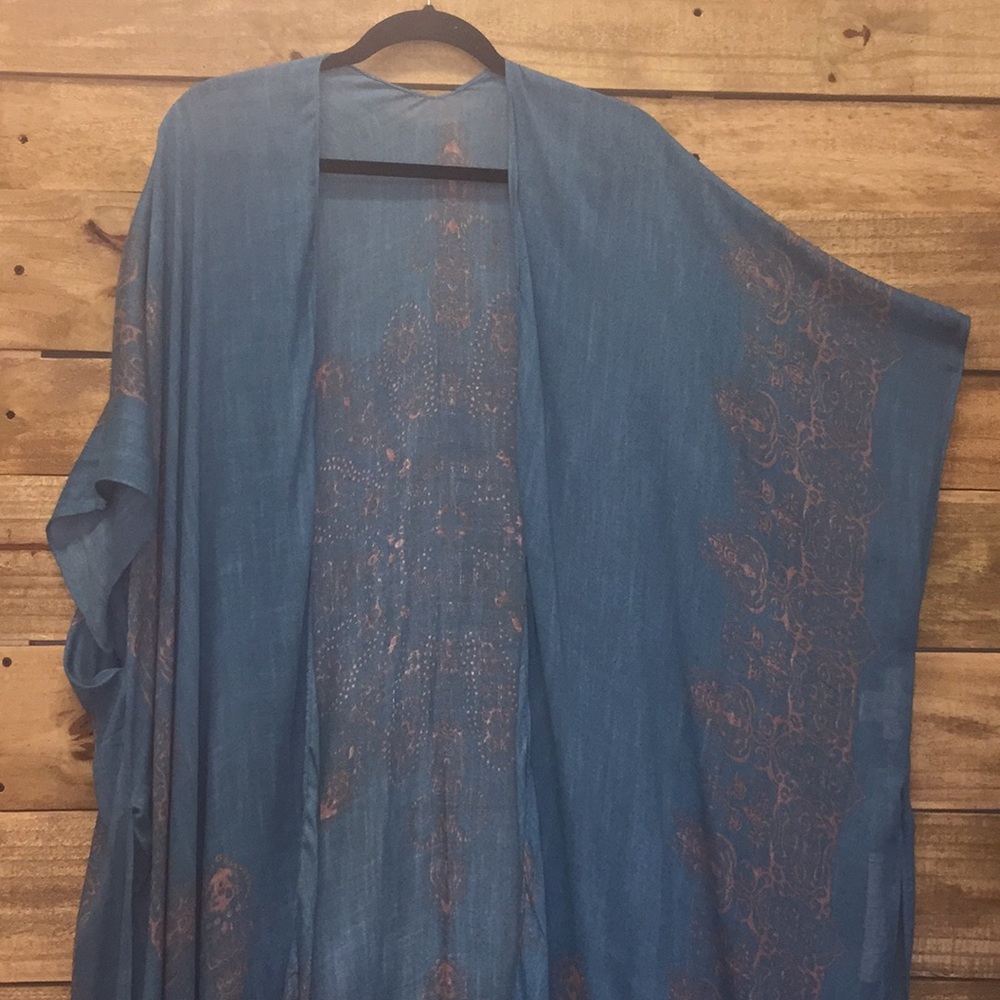 Turquoise pattern detail kimono